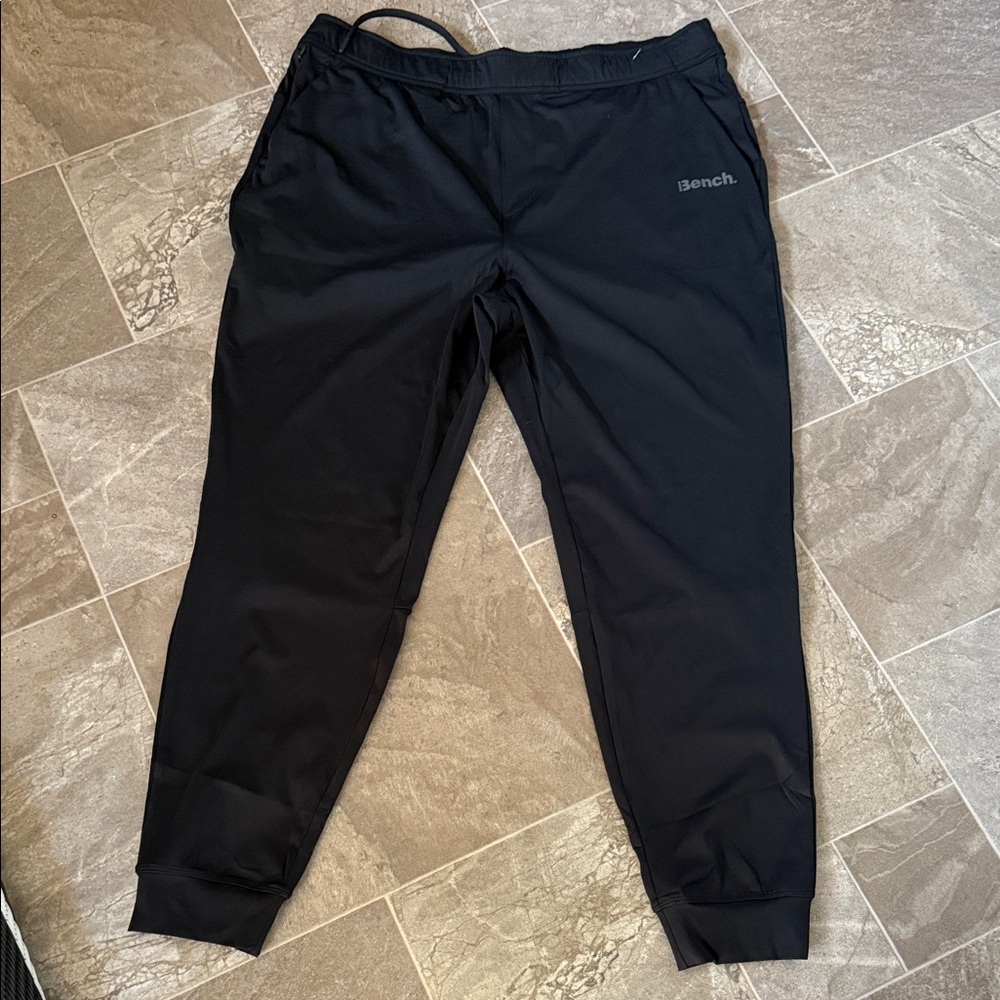 Bench Men's black Joggers NWT elastic waist draw string pockets XL